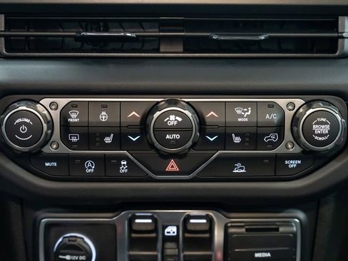 New 2026 Jeep Gladiator Mojave image 12