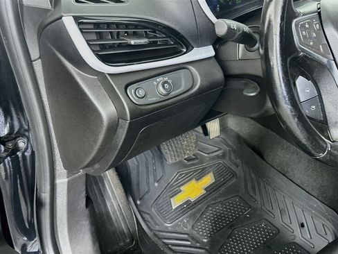 Used 2017 Chevrolet Volt LT w/ Comfort Package FWD image 16
