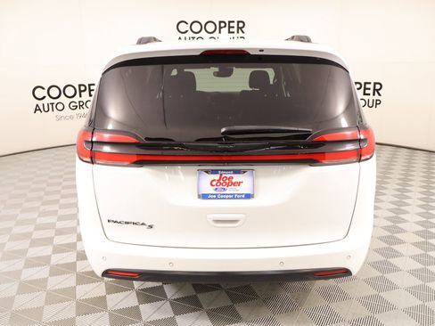 Used 2021 Chrysler Pacifica Touring w/ S Appearance Package image 22