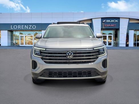 Used 2024 Volkswagen Atlas SE FWD image 2