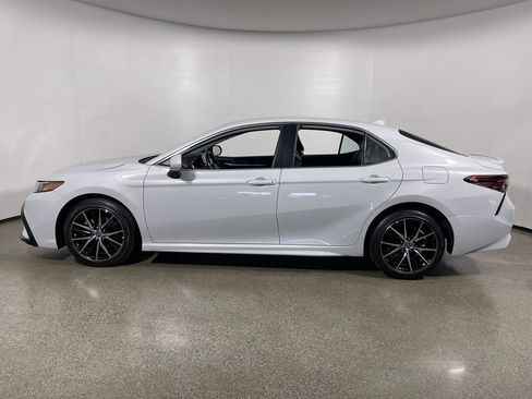 Certified 2024 Toyota Camry SE image 6