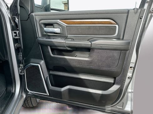 Used 2024 RAM 2500 Laramie image 33