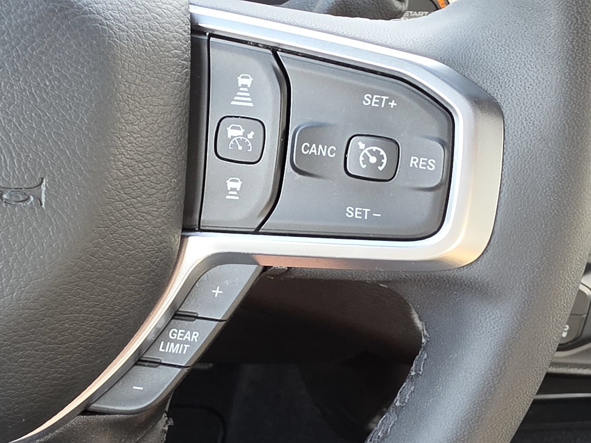 Used 2025 RAM 2500 Big Horn AWD/4WD image 18