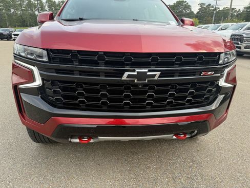 Used 2024 Chevrolet Suburban Z71 w/ Luxury Package AWD/4WD image 23