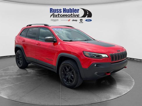 Used 2019 Jeep Cherokee Trailhawk w/ Comfort/Convenience Group AWD/4WD image 9