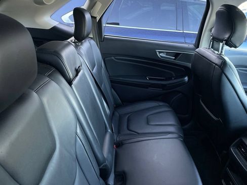 Used 2016 Ford Edge Titanium FWD image 11