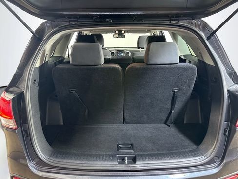 Used 2017 Kia Sorento LX w/ LX V6 Convenience Package image 8