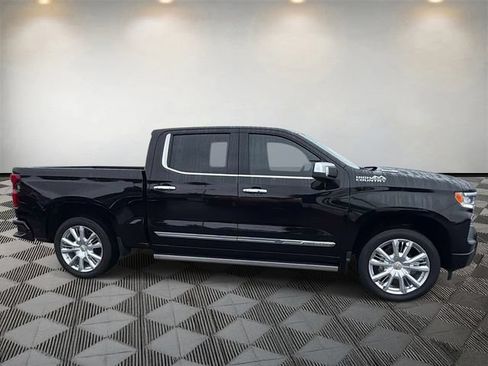 Used 2024 Chevrolet Silverado 1500 High Country w/ Technology Package AWD/4WD image 4