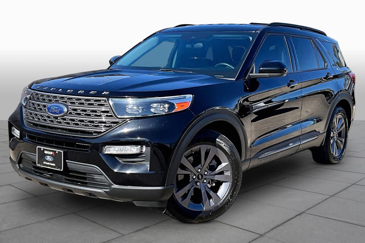 Used 2023 Ford Explorer XLT w/ Equipment Group 202A RWD image 35