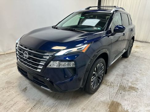 Certified 2025 Nissan Rogue Platinum image 10