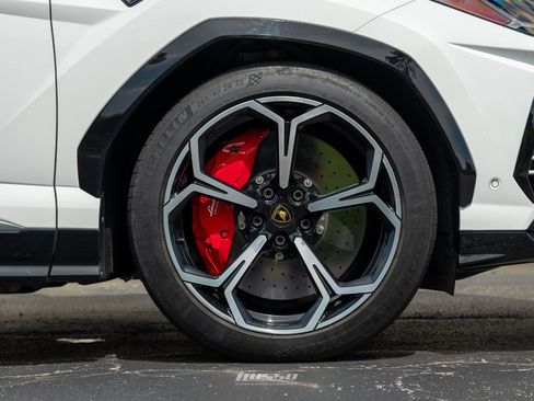 Used 2021 Lamborghini Urus image 3
