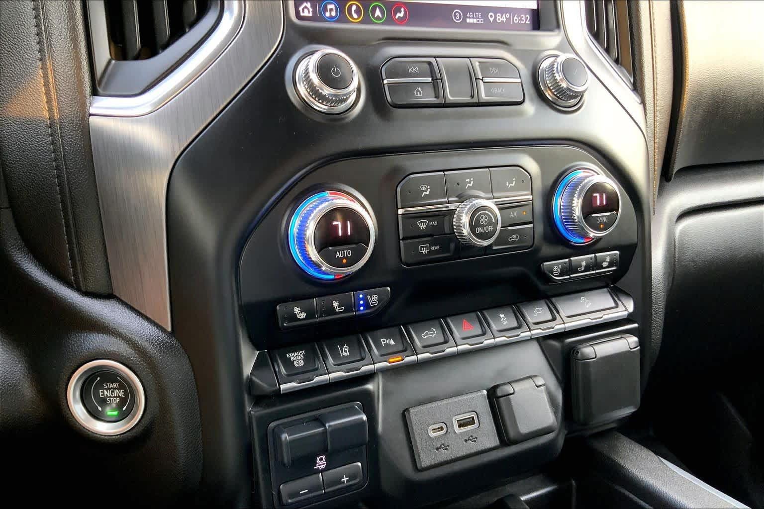 Used 2020 GMC Sierra 2500 Denali w/ Denali Ultimate Package AWD/4WD image 34