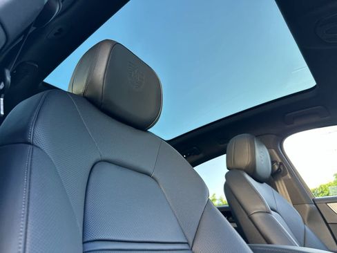 New 2025 Porsche Cayenne Coupe image 18