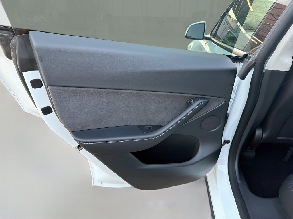 Used 2022 Tesla Model Y Performance AWD/4WD image 27