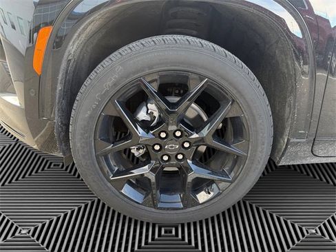 New 2026 Chevrolet Traverse RS w/ LPO, Floor Liner Package image 5