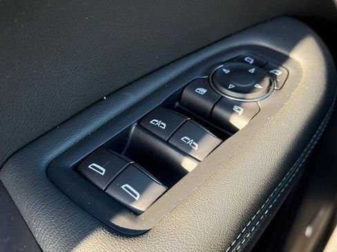 Used 2023 Cadillac XT6 Premium Luxury image 19