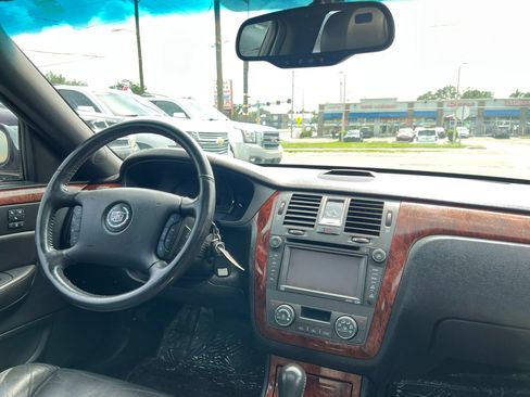 Used 2007 Cadillac DTS Luxury I w/ Sun And Navigation Package FWD image 14