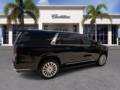 Certified 2023 Cadillac Escalade ESV Luxury RWD image 15