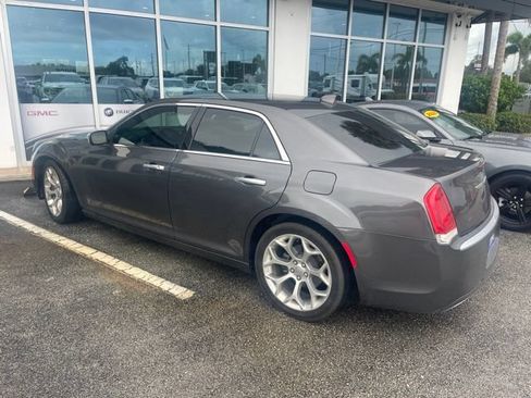 Used 2018 Chrysler 300 C w/ Safetytec Plus Group RWD image 2