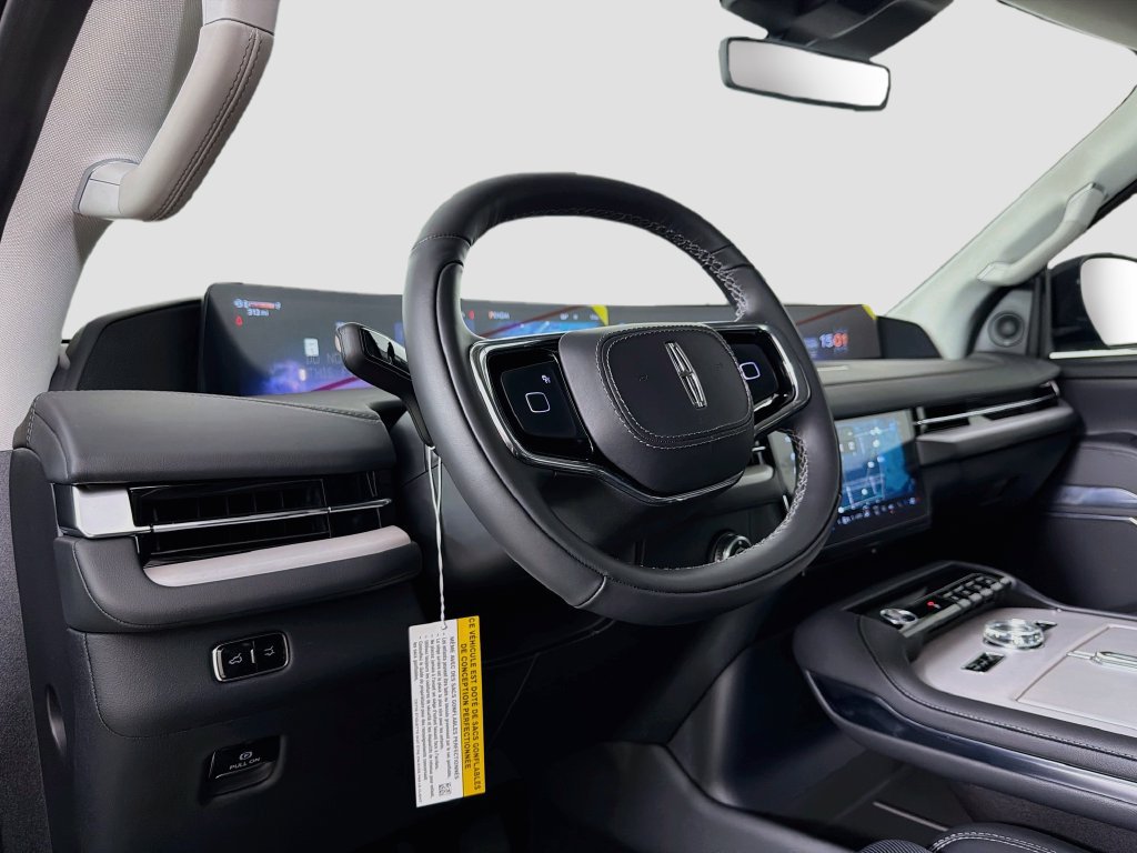 New 2026 Lincoln Navigator Premiere AWD/4WD image 9