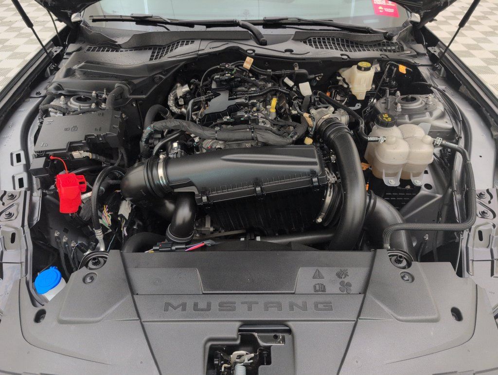 Used 2025 Ford Mustang Coupe RWD image 27