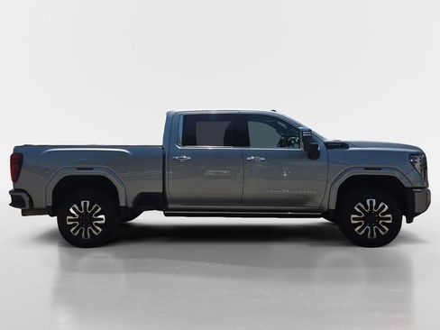 Used 2024 GMC Sierra 2500 Denali Ultimate AWD/4WD image 6