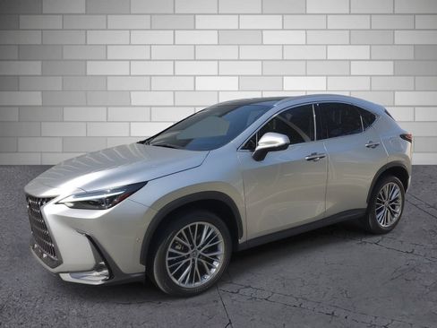 Used 2022 Lexus NX 350h AWD w/ Vision Package image 2