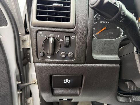 Used 2011 GMC Canyon SLE RWD image 6