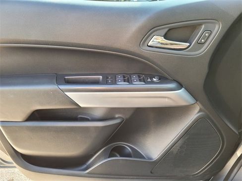 Used 2022 Chevrolet Colorado LT image 28