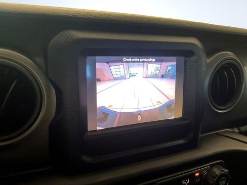 Used 2022 Jeep Gladiator Willys image 22