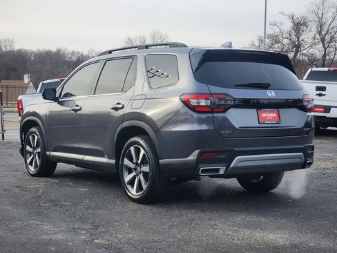 Used 2024 Honda Pilot Touring image 5
