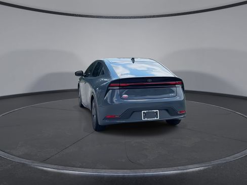 Used 2024 Toyota Prius LE FWD image 7