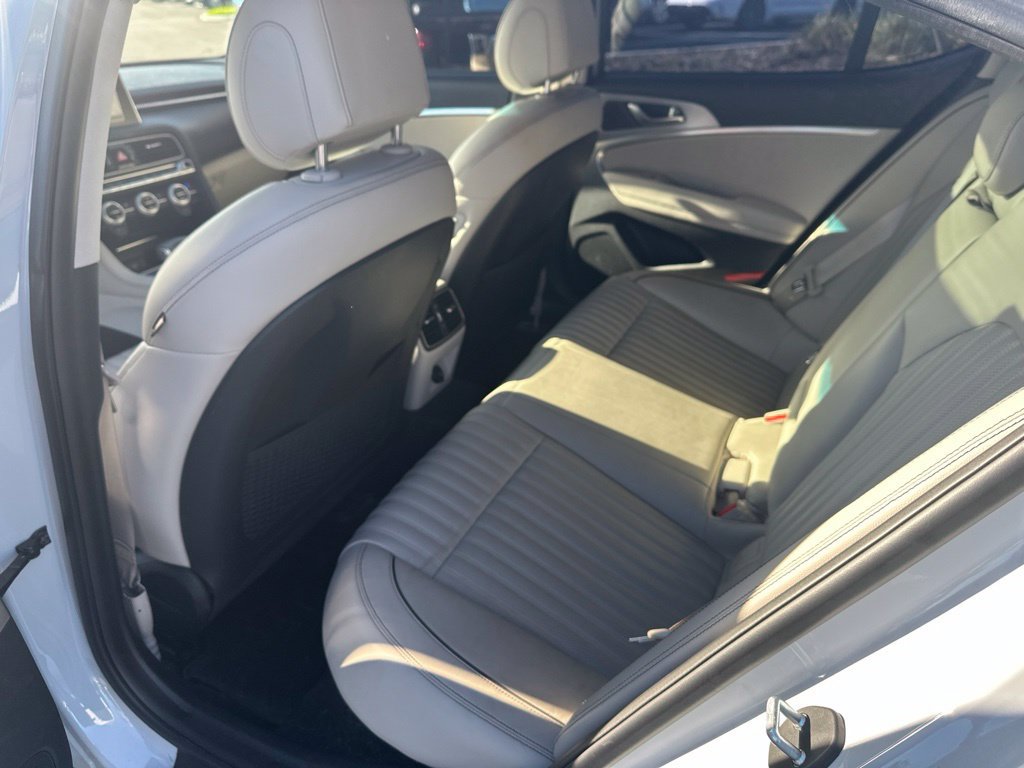 Used 2020 Genesis G70 2.0T w/ Elite Package RWD image 15