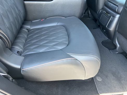 Used 2023 Nissan Armada Platinum w/ Captain's Chairs Package AWD/4WD image 20