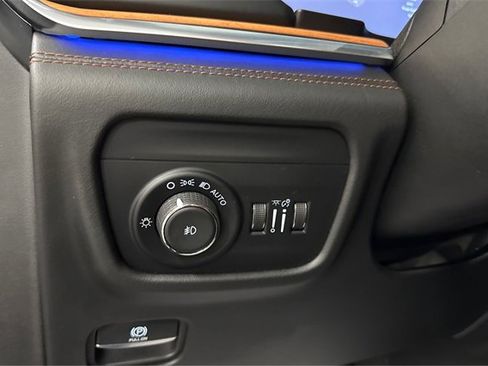 Used 2021 Jeep Grand Cherokee L Summit image 17