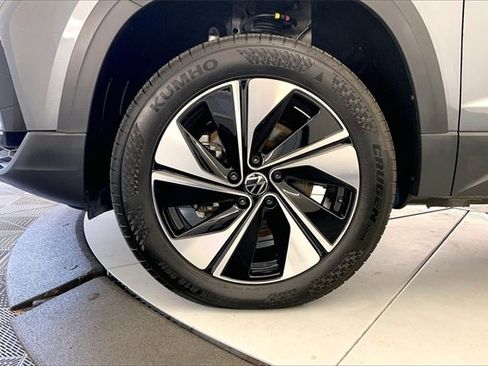 Used 2024 Volkswagen Taos SE image 9