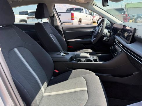 Used 2025 Hyundai Sonata SEL FWD image 41