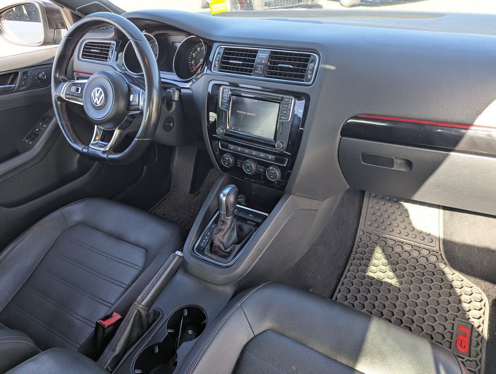 Used 2018 Volkswagen Jetta GLI FWD image 33