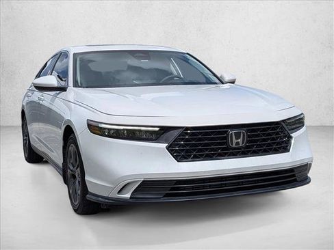 Used 2023 Honda Accord EX image 3