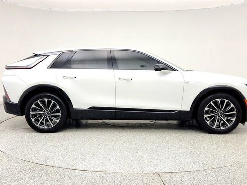 Used 2024 Cadillac Lyriq Sport image 4