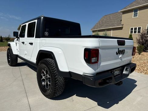 Used 2021 Jeep Gladiator Sport image 4