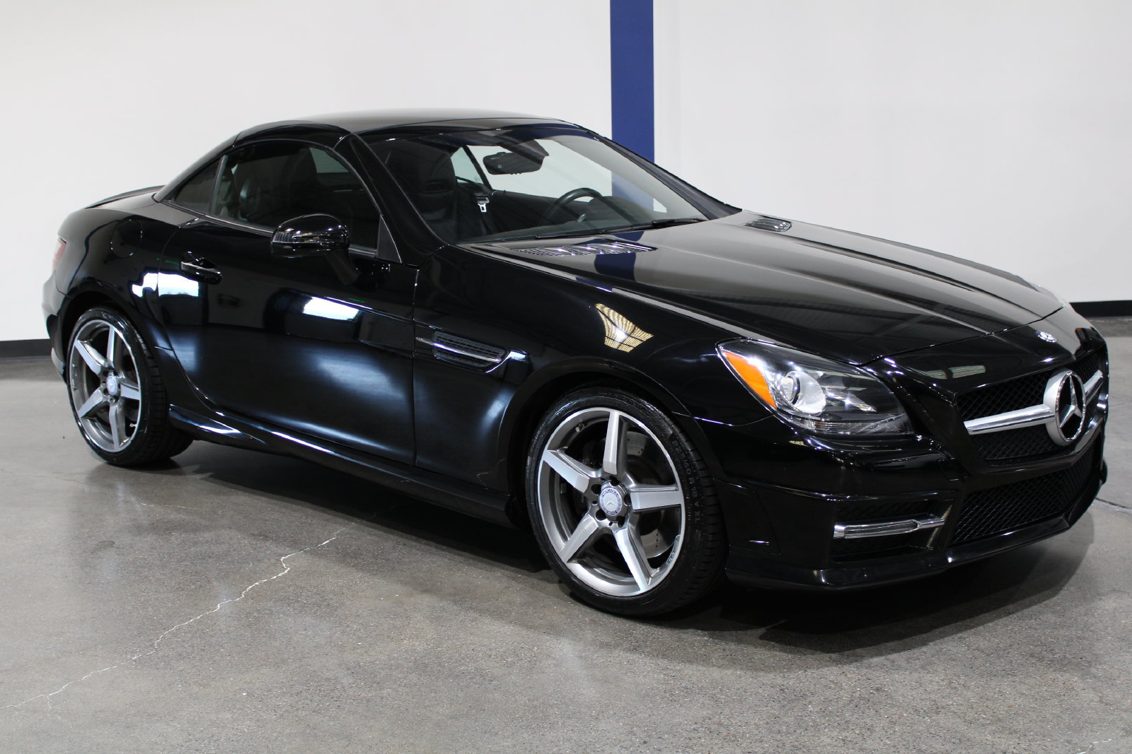 Used 2015 Mercedes-Benz SLK 250 image 2