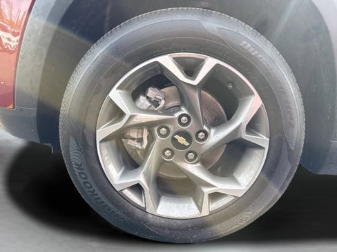 Used 2025 Chevrolet Trax LT w/ LT Convenience Package FWD image 7