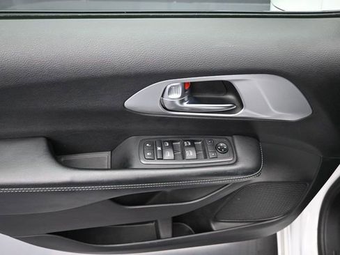 Used 2019 Chrysler Pacifica Touring-L w/ Advanced Safetytec Group image 23