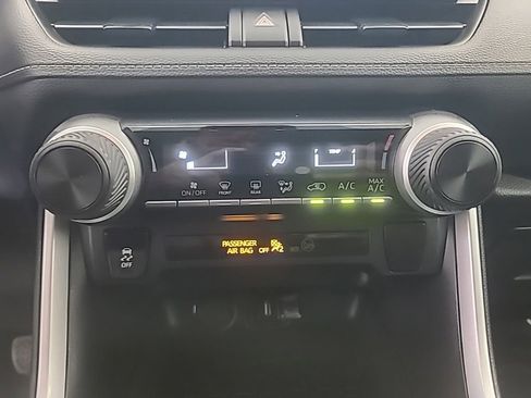 Used 2021 Toyota RAV4 LE FWD image 35