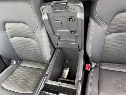 Used 2022 Nissan Pathfinder SV image 46