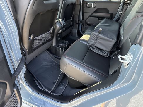 New 2025 Jeep Gladiator Rubicon image 24