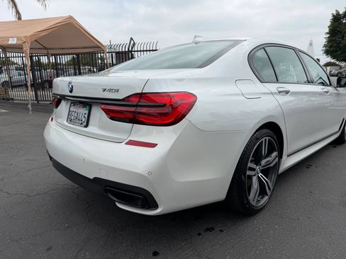 Used 2018 BMW 740i RWD image 24