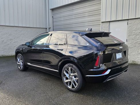 New 2026 Cadillac Optiq Luxury 1 image 4