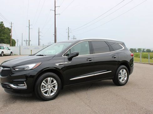 Used 2020 Buick Enclave Essence FWD image 2